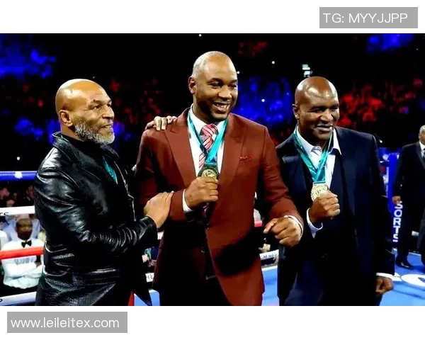 刘易斯与布莱滋的巅峰对决谁能在拳坛中笑到最后